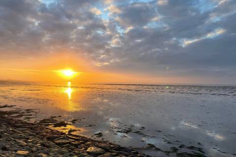 buesum_sonnenaufgang_meer_1.jpg