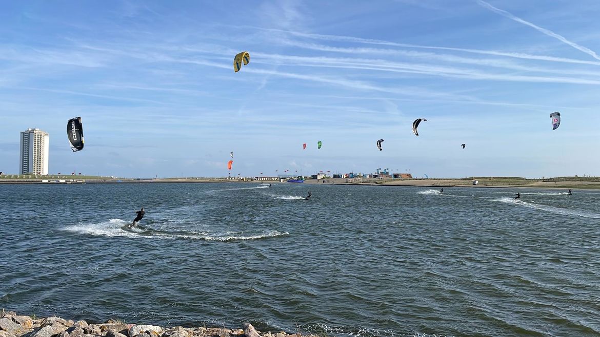 Kitesurfen auf der Nordsee vor Büsum