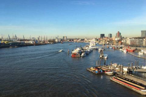 blick_elbphilharmonie_hafen_1.jpg